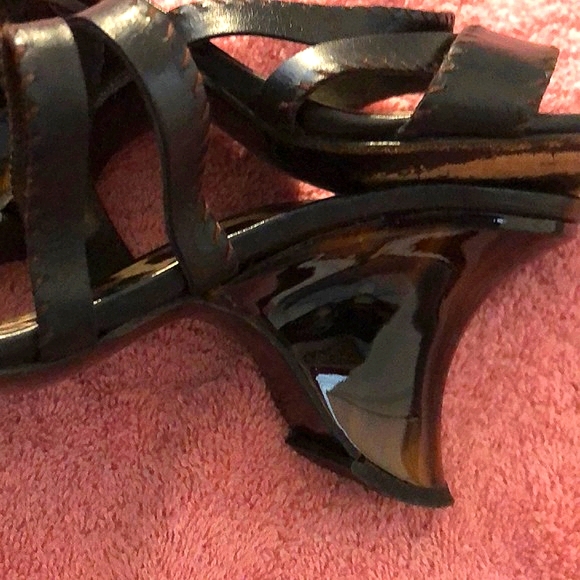 Stuart Weitzman - Picture 5 of 7